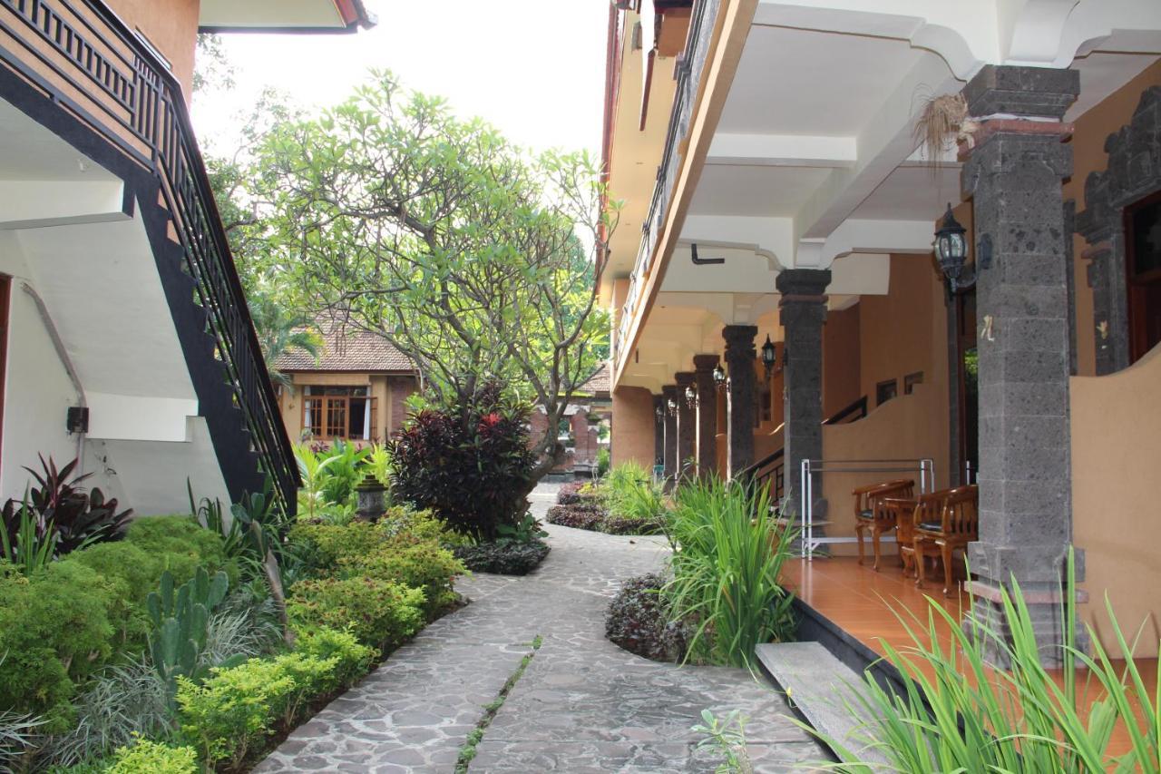 Banyualit Spa 'N Resort Lovina Exterior photo